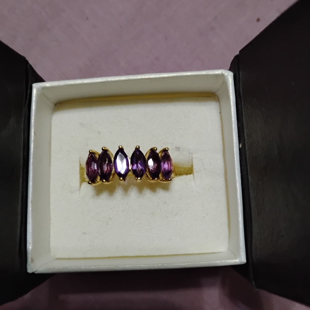 Elegant Gold and Purple Women's Ring